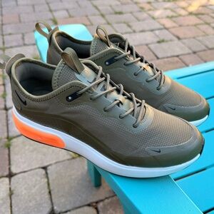 Women’s Nike Air Max Size 10 Medium Olive White Black Training Shoes AQ4312-200